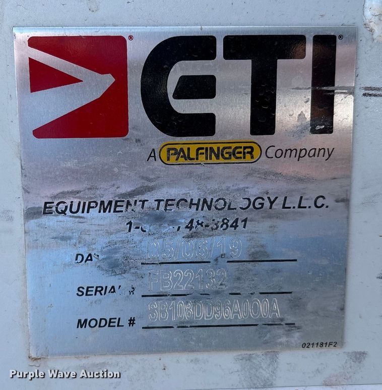 image for item EM0518 2019 Ford F350 Super Duty bucket truck