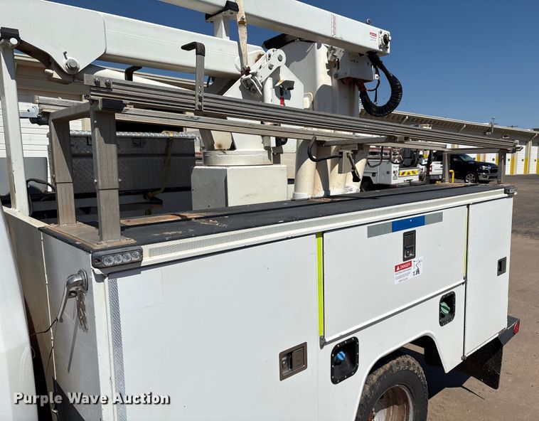 image for item EM0518 2019 Ford F350 Super Duty bucket truck