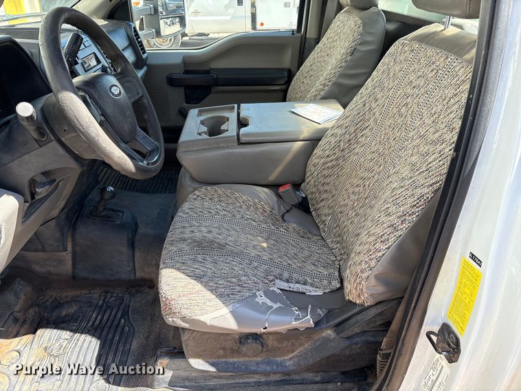 image for item EM0518 2019 Ford F350 Super Duty bucket truck