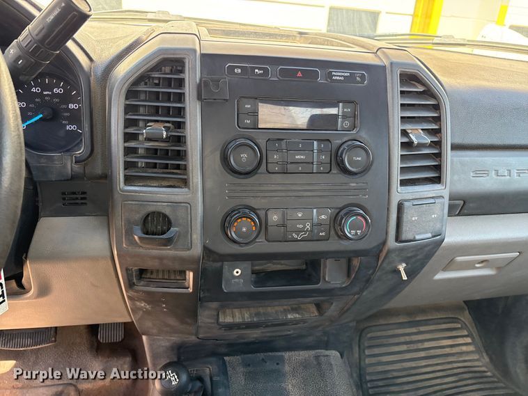 image for item EM0518 2019 Ford F350 Super Duty bucket truck