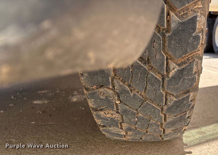 image for item EM0518 2019 Ford F350 Super Duty bucket truck