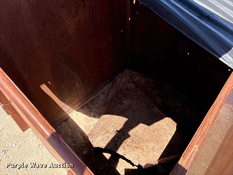 image for item EM0519 (13) dumpsters