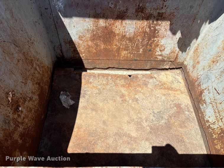 image for item EM0519 (13) dumpsters