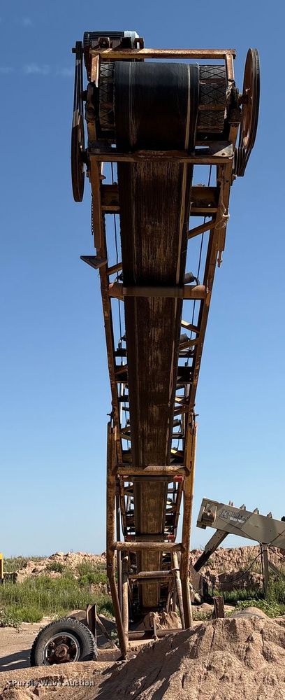 image for item EM0527 70' L material conveyor