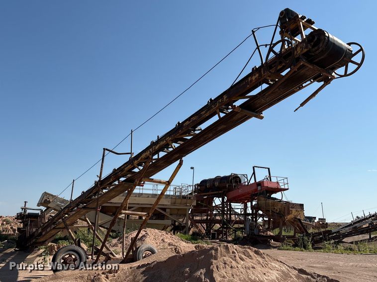 image for item EM0527 70' L material conveyor