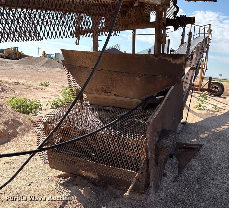 image for item EM0527 70' L material conveyor