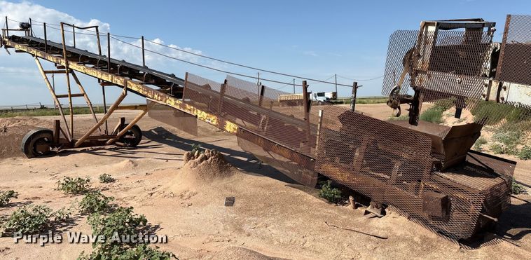 image for item EM0527 70' L material conveyor