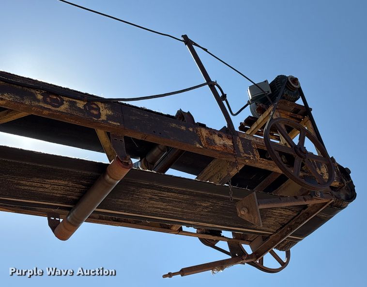 image for item EM0527 70' L material conveyor