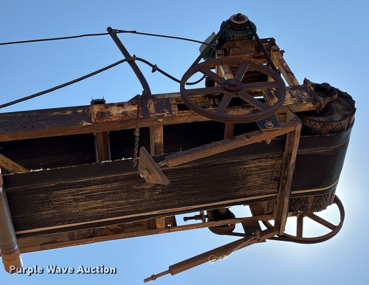 image for item EM0527 70' L material conveyor