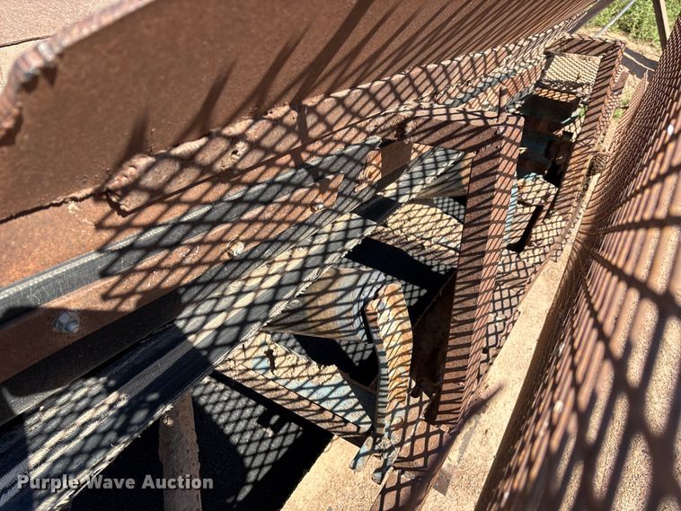 image for item EM0527 70' L material conveyor