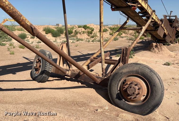 image for item EM0527 70' L material conveyor