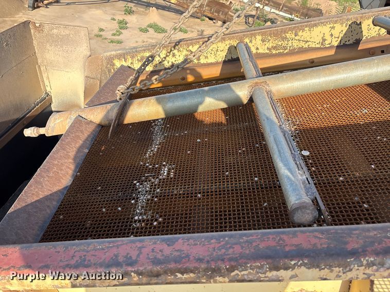 image for item EM0530 Kolman 5'X12' screening plant