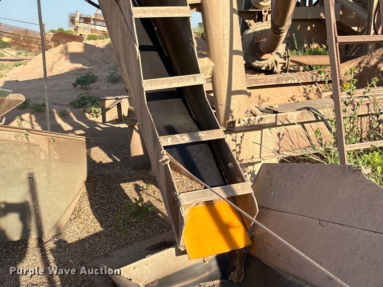 image for item EM0530 Kolman 5'X12' screening plant