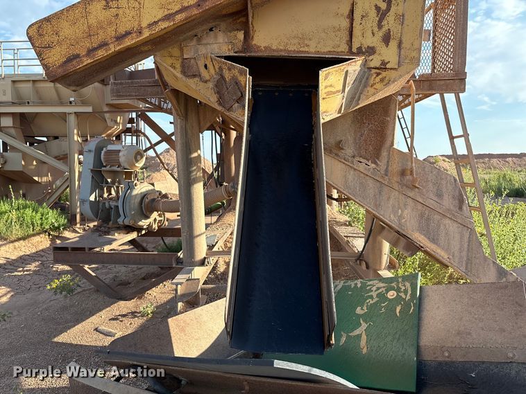 image for item EM0530 Kolman 5'X12' screening plant