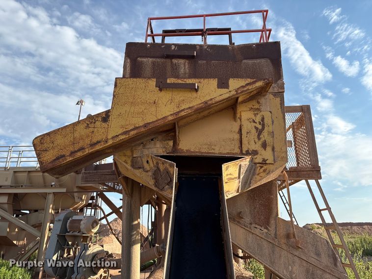 image for item EM0530 Kolman 5'X12' screening plant