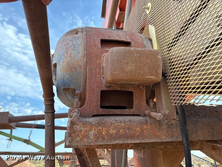 image for item EM0530 Kolman 5'X12' screening plant