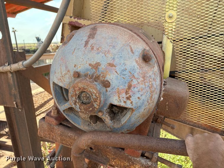 image for item EM0530 Kolman 5'X12' screening plant