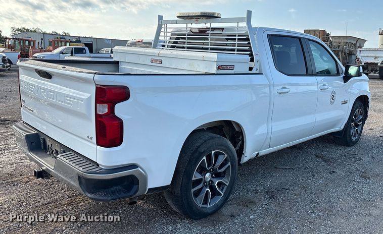 image for item EM0538 2020 Chevrolet Silverado 1500 Crew Cab pickup truck