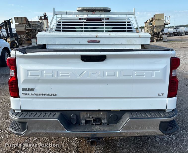 image for item EM0538 2020 Chevrolet Silverado 1500 Crew Cab pickup truck