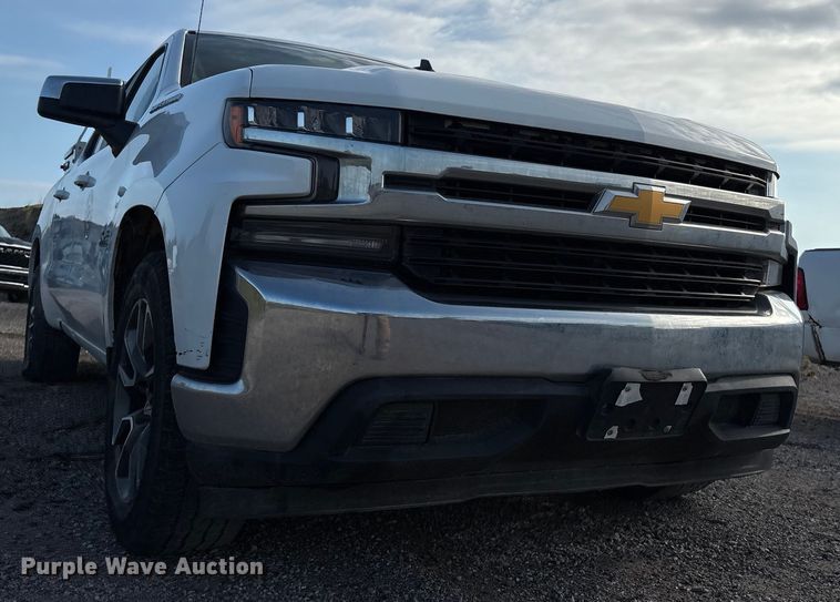 image for item EM0538 2020 Chevrolet Silverado 1500 Crew Cab pickup truck