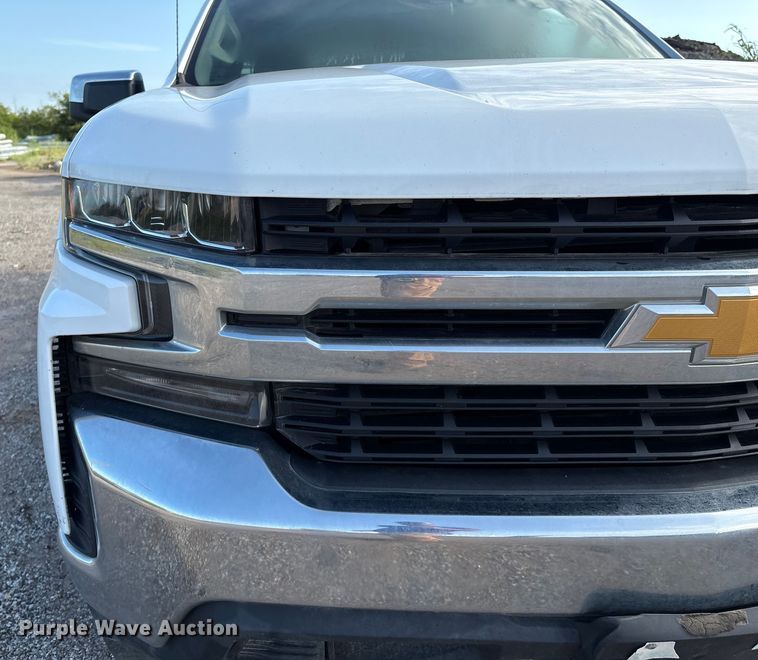 image for item EM0538 2020 Chevrolet Silverado 1500 Crew Cab pickup truck
