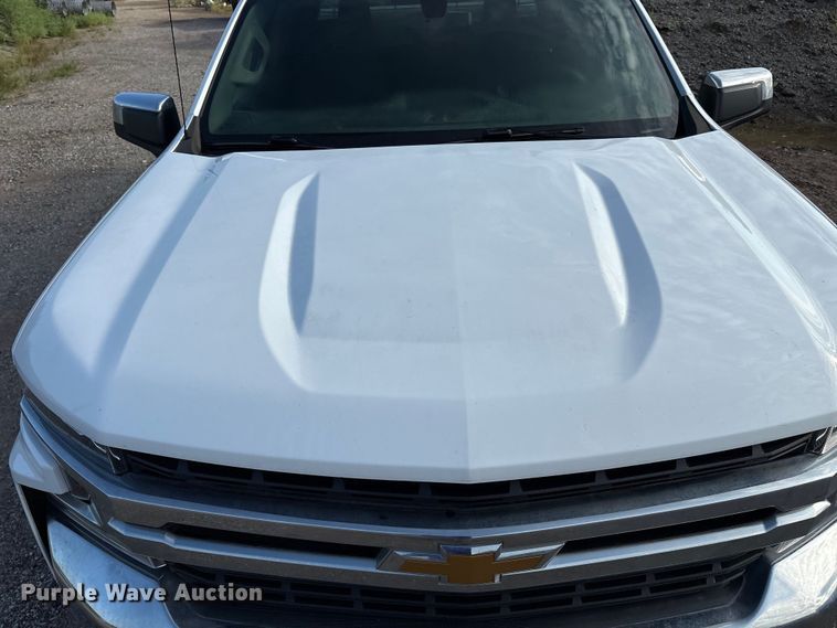 image for item EM0538 2020 Chevrolet Silverado 1500 Crew Cab pickup truck