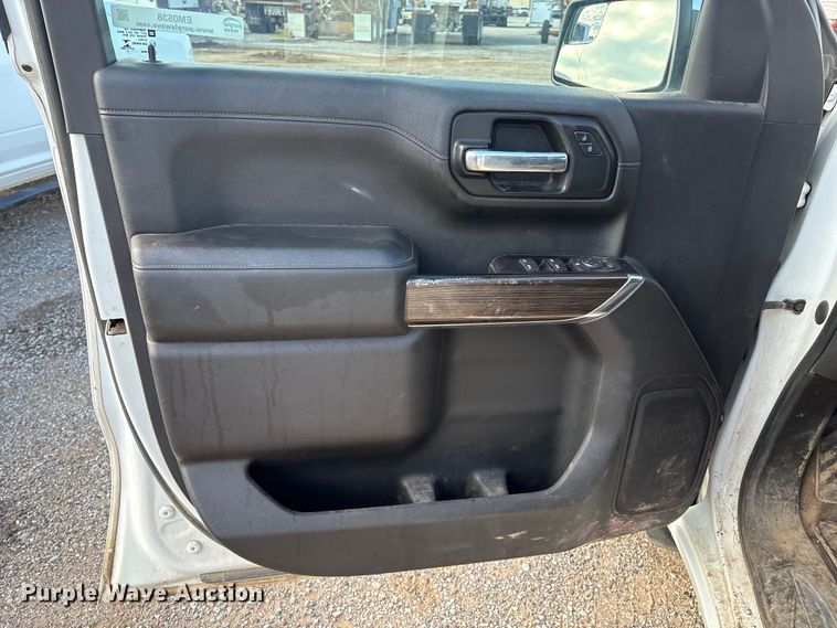 image for item EM0538 2020 Chevrolet Silverado 1500 Crew Cab pickup truck