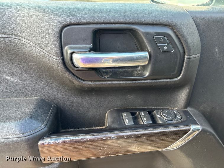 image for item EM0538 2020 Chevrolet Silverado 1500 Crew Cab pickup truck