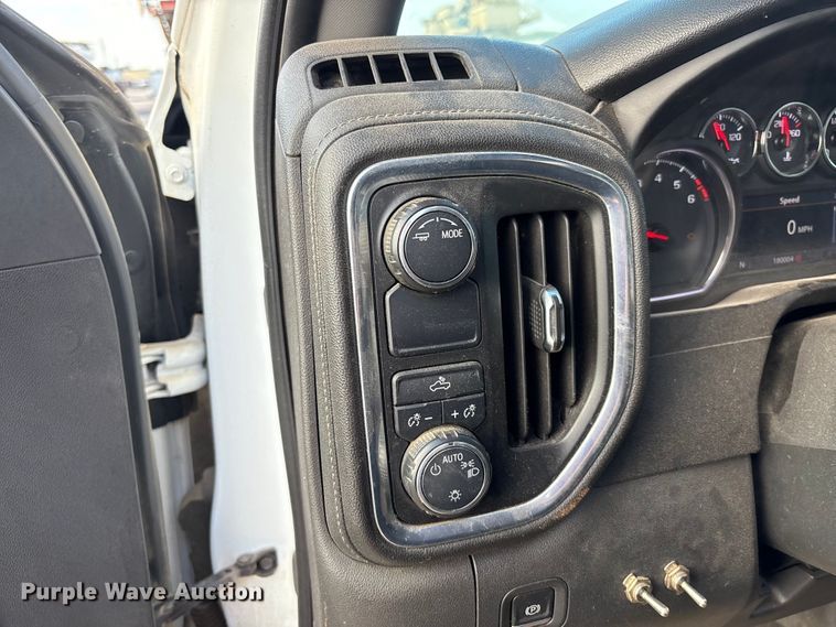 image for item EM0538 2020 Chevrolet Silverado 1500 Crew Cab pickup truck