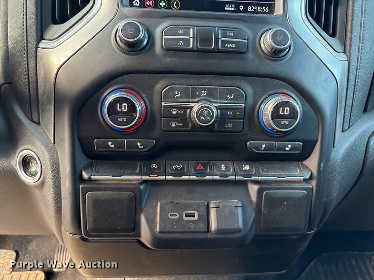 image for item EM0538 2020 Chevrolet Silverado 1500 Crew Cab pickup truck