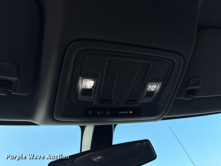 image for item EM0538 2020 Chevrolet Silverado 1500 Crew Cab pickup truck