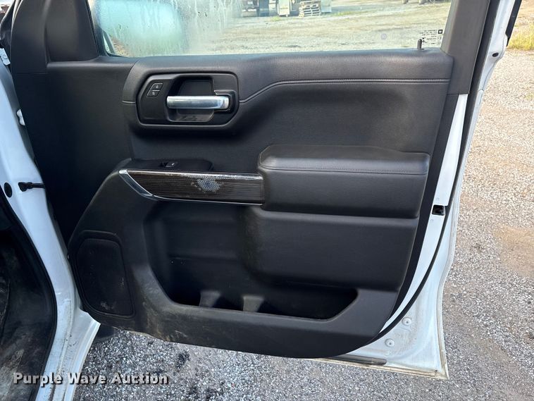 image for item EM0538 2020 Chevrolet Silverado 1500 Crew Cab pickup truck