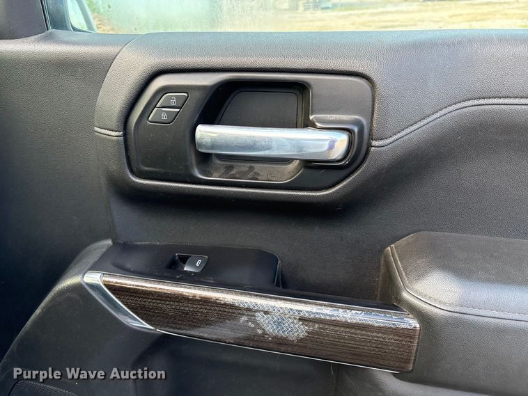 image for item EM0538 2020 Chevrolet Silverado 1500 Crew Cab pickup truck