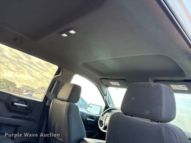 image for item EM0538 2020 Chevrolet Silverado 1500 Crew Cab pickup truck