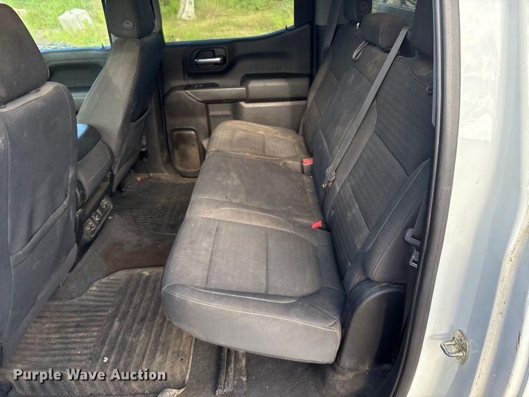 image for item EM0538 2020 Chevrolet Silverado 1500 Crew Cab pickup truck