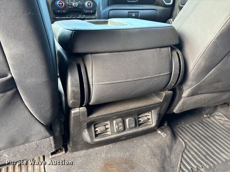 image for item EM0538 2020 Chevrolet Silverado 1500 Crew Cab pickup truck