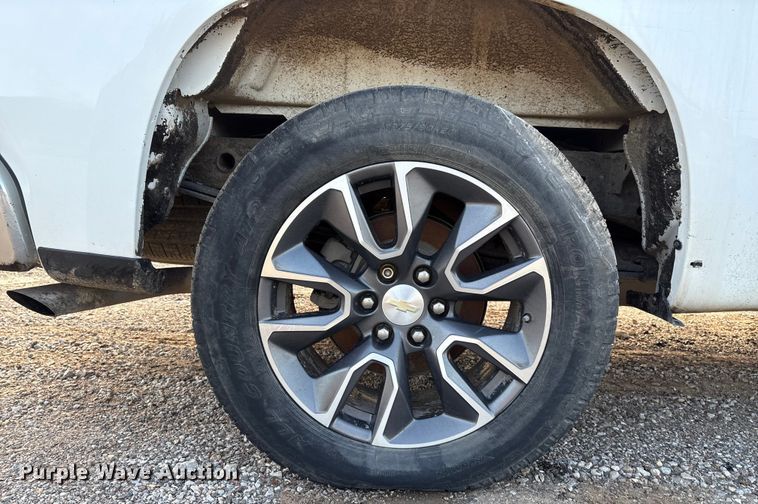 image for item EM0538 2020 Chevrolet Silverado 1500 Crew Cab pickup truck