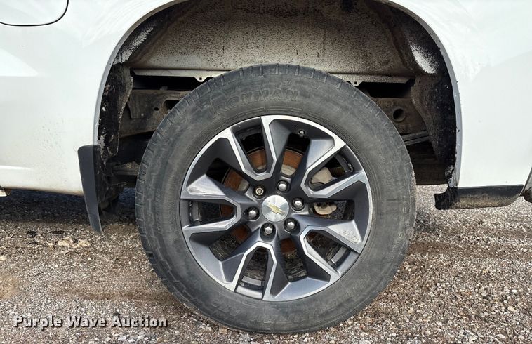 image for item EM0538 2020 Chevrolet Silverado 1500 Crew Cab pickup truck