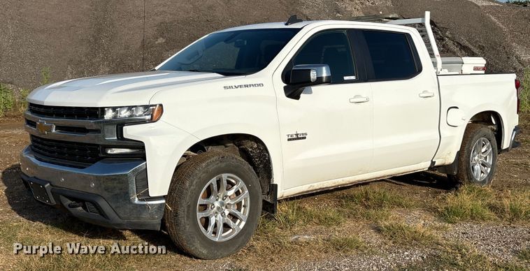 image for item EM0539 2019 Chevrolet Silverado 1500 Crew Cab pickup truck