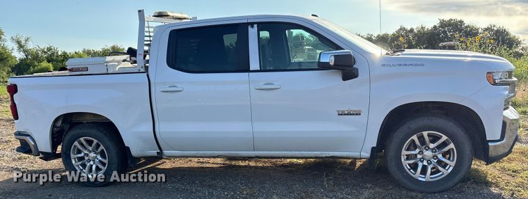 image for item EM0539 2019 Chevrolet Silverado 1500 Crew Cab pickup truck