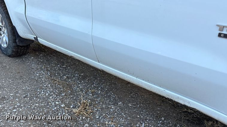 image for item EM0539 2019 Chevrolet Silverado 1500 Crew Cab pickup truck