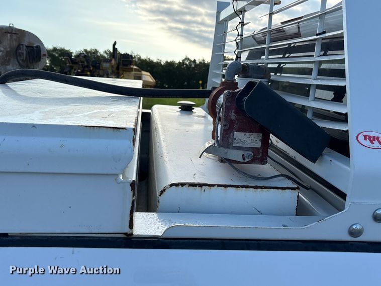 image for item EM0539 2019 Chevrolet Silverado 1500 Crew Cab pickup truck