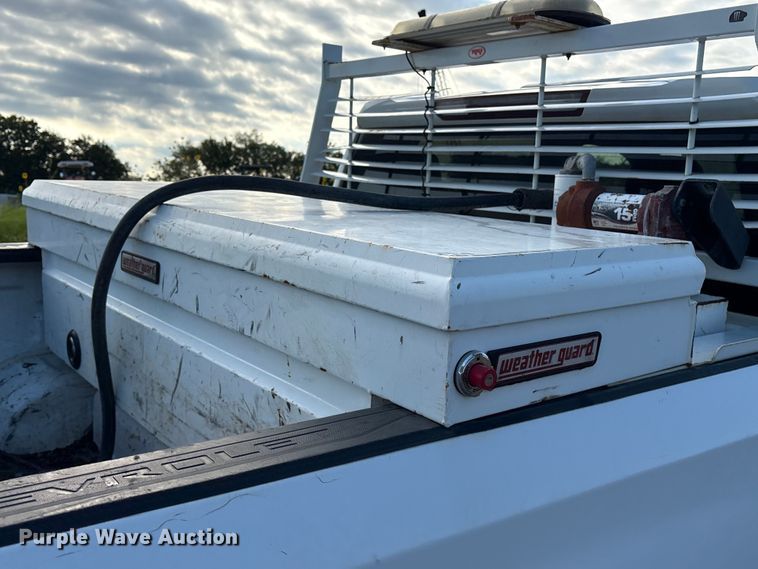 image for item EM0539 2019 Chevrolet Silverado 1500 Crew Cab pickup truck