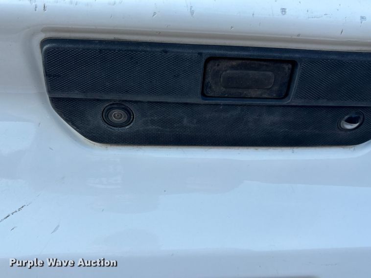 image for item EM0539 2019 Chevrolet Silverado 1500 Crew Cab pickup truck