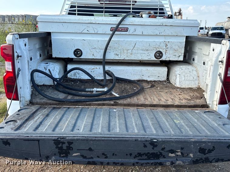 image for item EM0539 2019 Chevrolet Silverado 1500 Crew Cab pickup truck