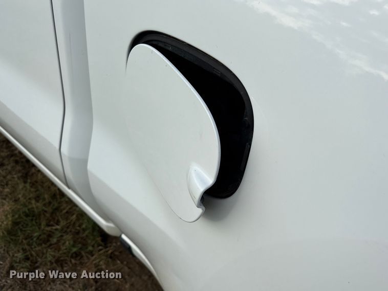 image for item EM0539 2019 Chevrolet Silverado 1500 Crew Cab pickup truck