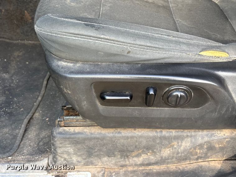 image for item EM0539 2019 Chevrolet Silverado 1500 Crew Cab pickup truck