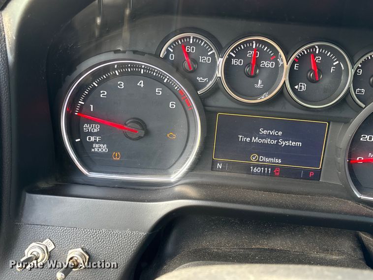 image for item EM0539 2019 Chevrolet Silverado 1500 Crew Cab pickup truck