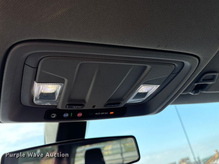 image for item EM0539 2019 Chevrolet Silverado 1500 Crew Cab pickup truck