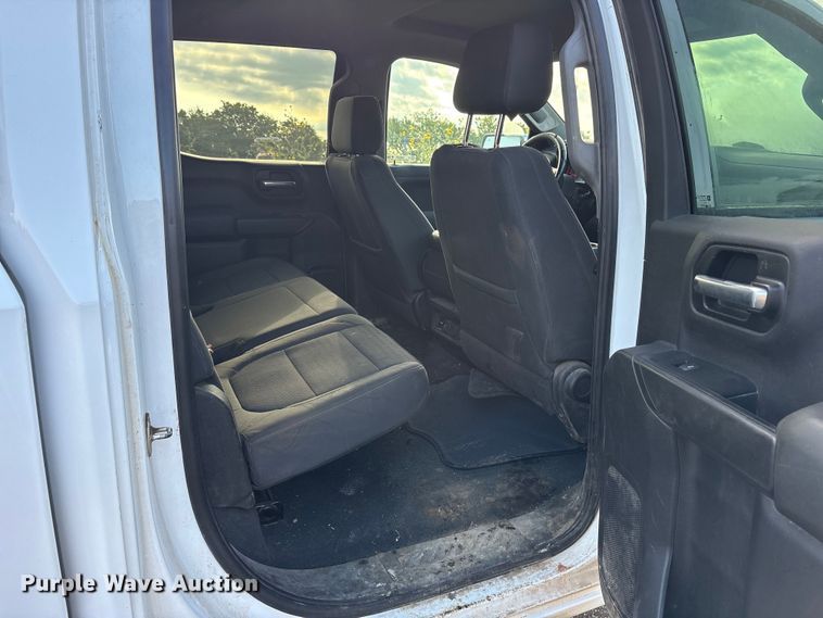 image for item EM0539 2019 Chevrolet Silverado 1500 Crew Cab pickup truck